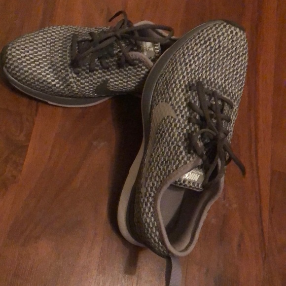Kids running shoes - Picture 1 of 2
